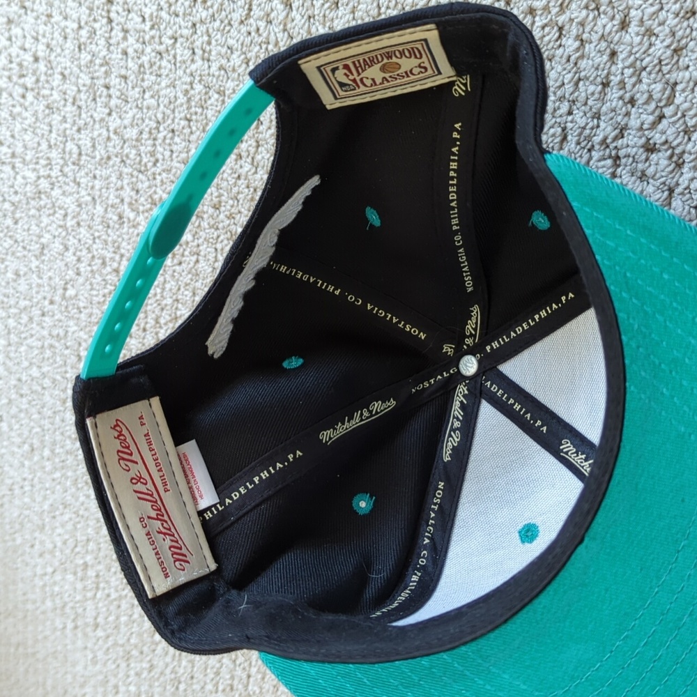 Mitchell And Ness Raptors snapback - Picture 3 of 3